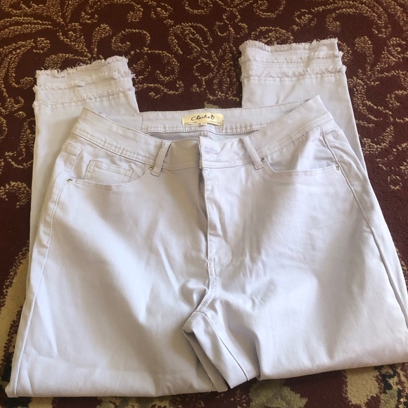 CHARLIE B Women's Soft white Cropped Jeans size 12 - new or like new - Picture 1 of 9